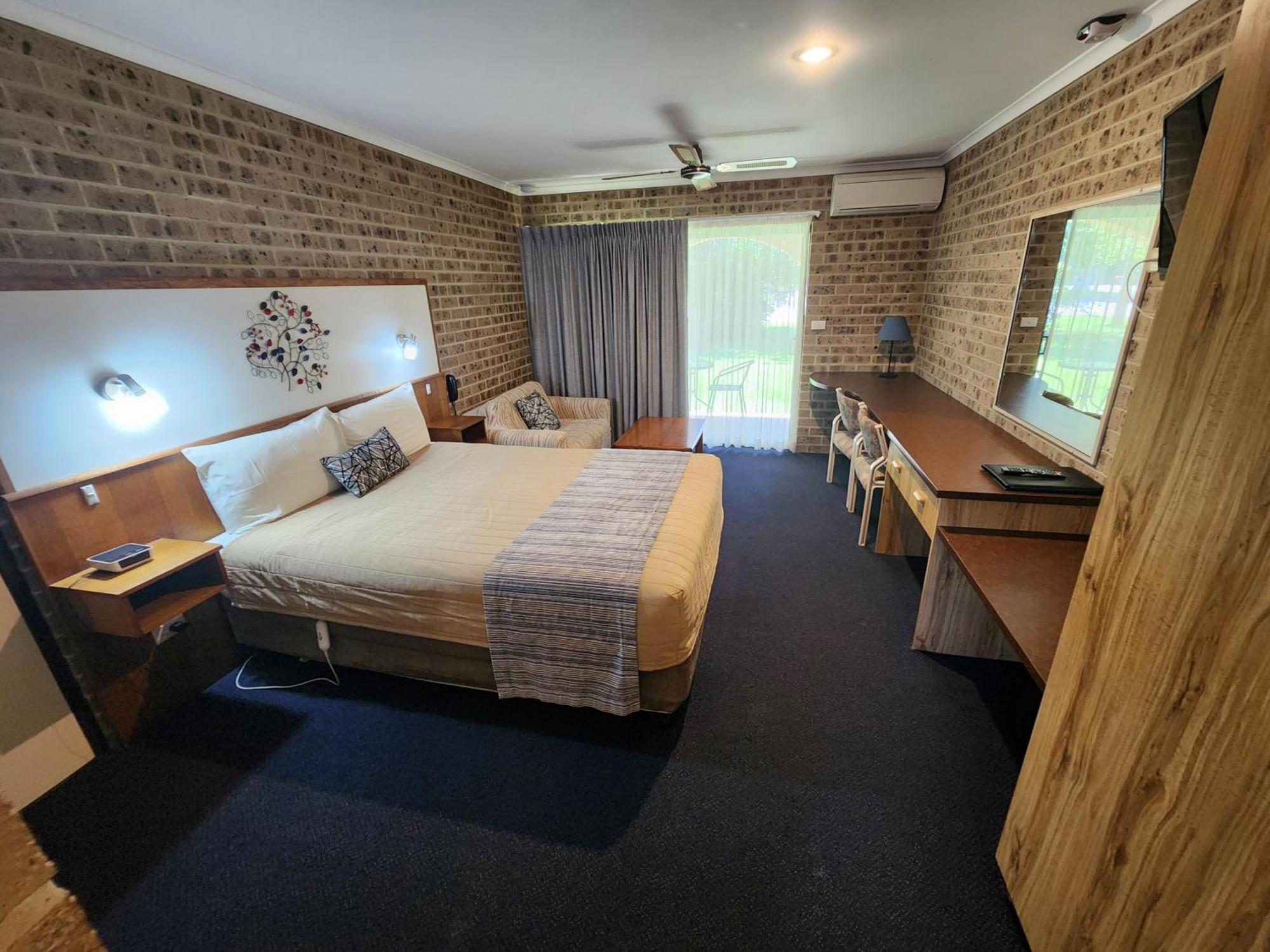 Idlewilde Town & Country Motor Inn Памбула Экстерьер фото