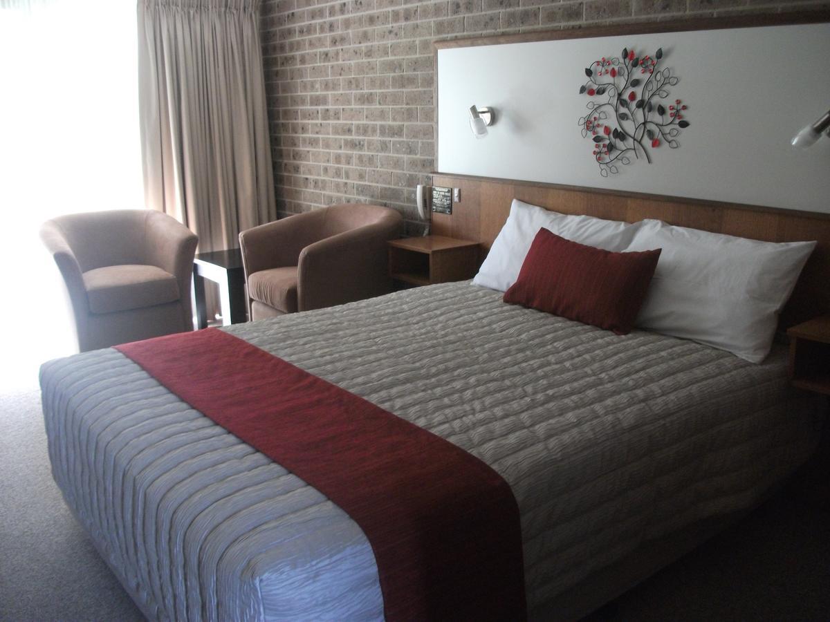 Idlewilde Town & Country Motor Inn Памбула Экстерьер фото